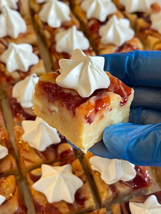 Eton Mess Blondie